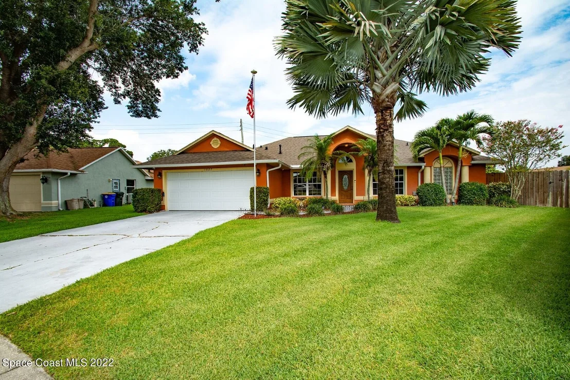 Photo of 1027 Jacaranda Circle