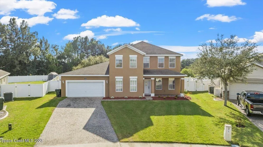 Photo of 2000 Bridgeport Circle