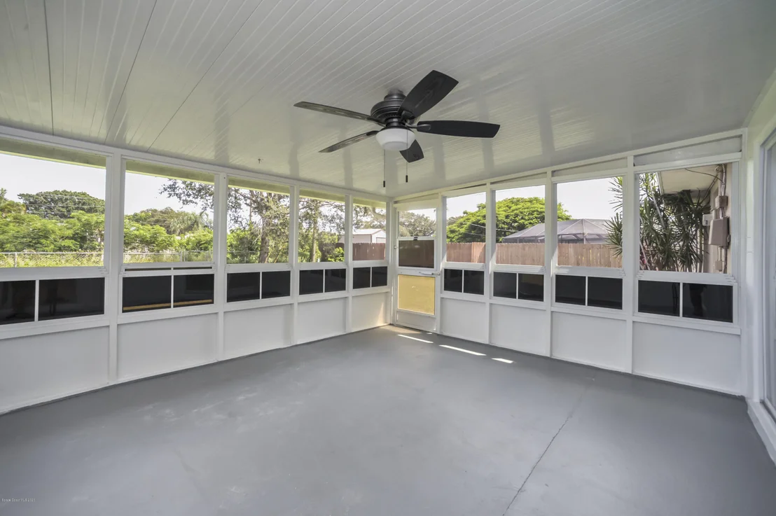 Photo of 797 James Circle NE