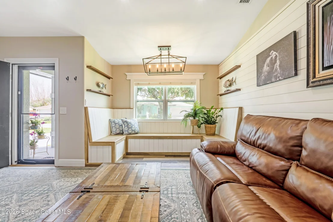 Photo of 4779 Alfred Street
