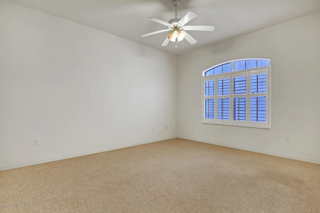 Photo of 975 Pineland Drive