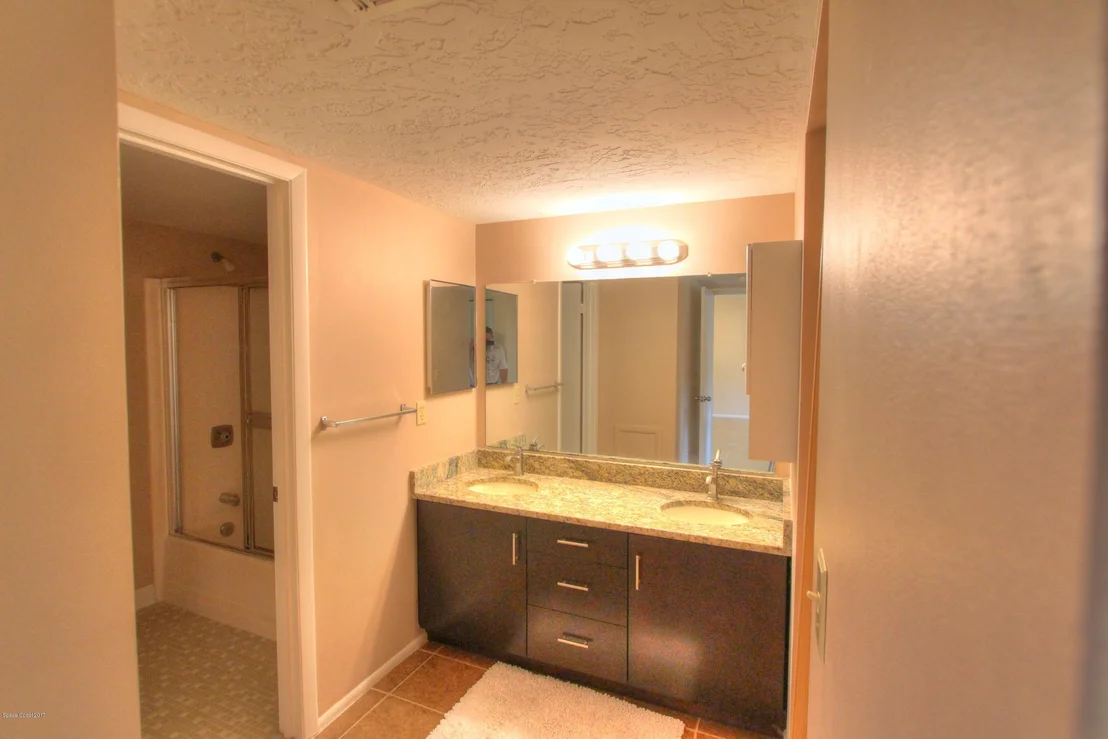 Photo of Unit 1024 at 315 Tangle Run Boulevard