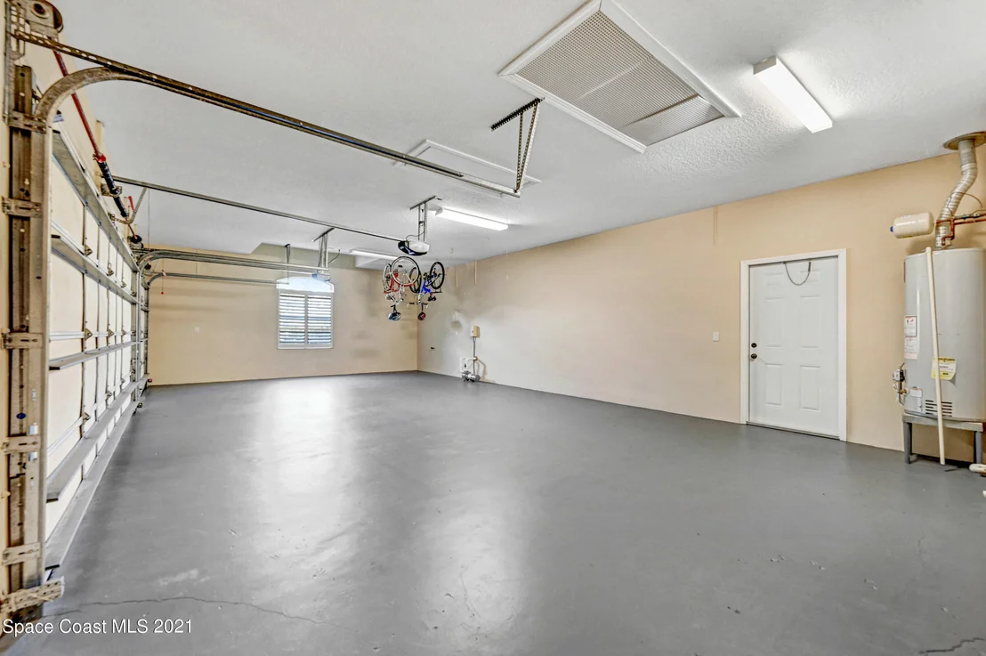 Photo of 882 Oak Park Drive