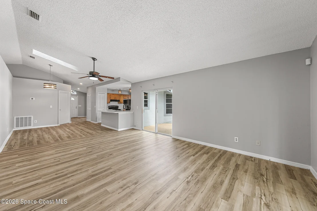 Photo of 220 Lanack Road SE
