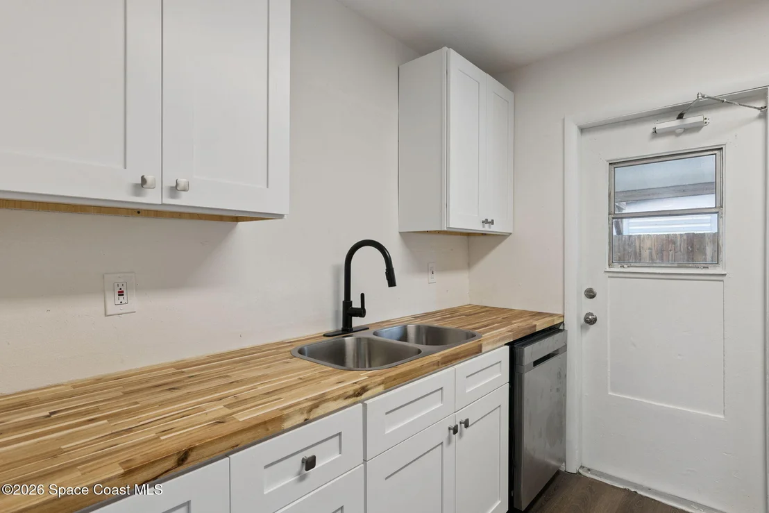 Photo of 1061 Bianca Drive NE