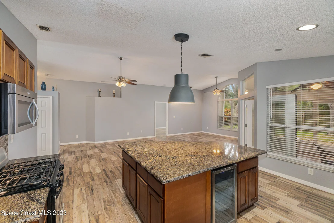 Photo of 2901 Saint James Lane