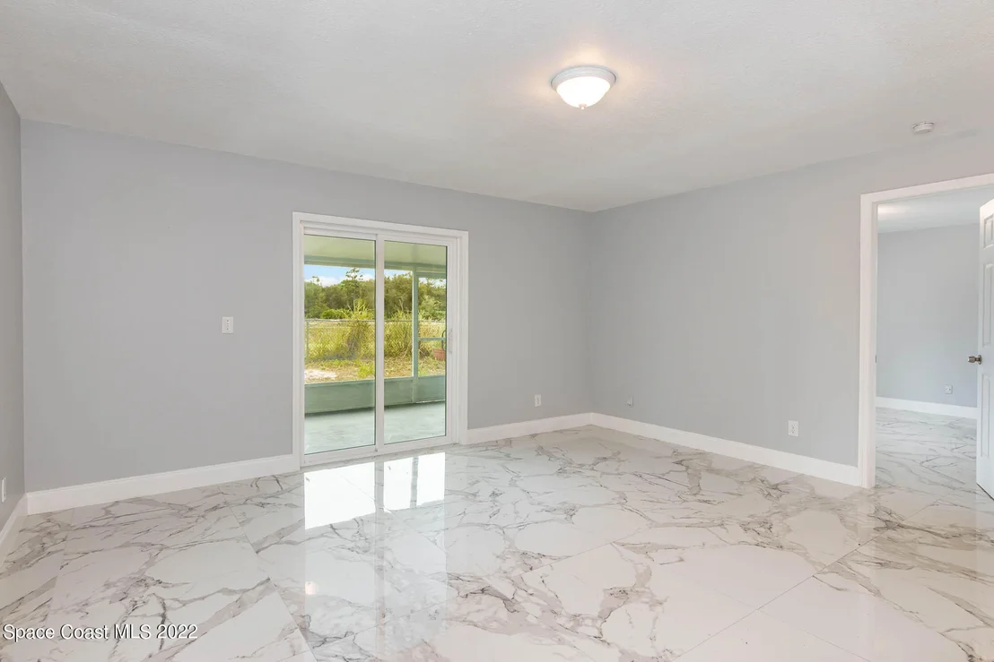 Photo of 1541 Spruce Road