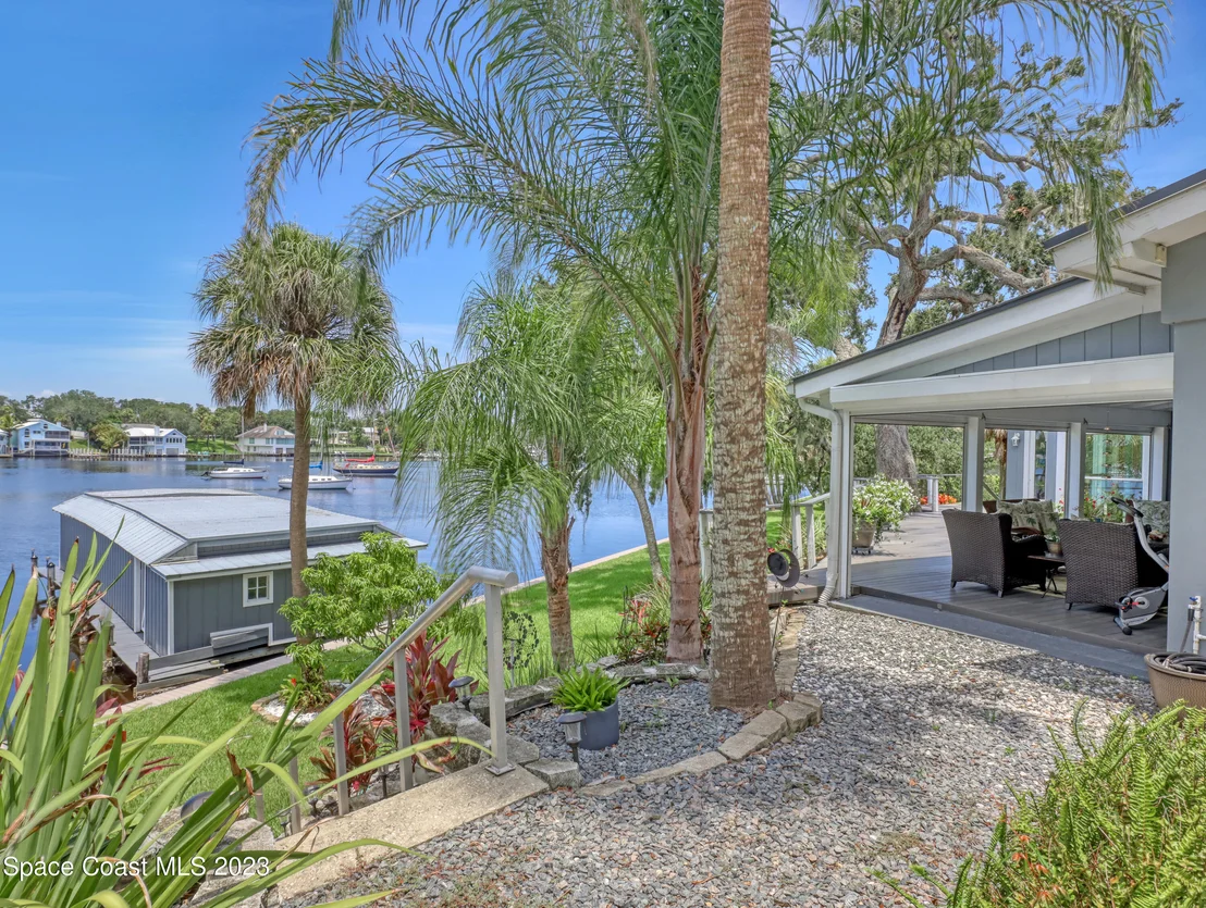 Photo of 972 W Whitmire Drive