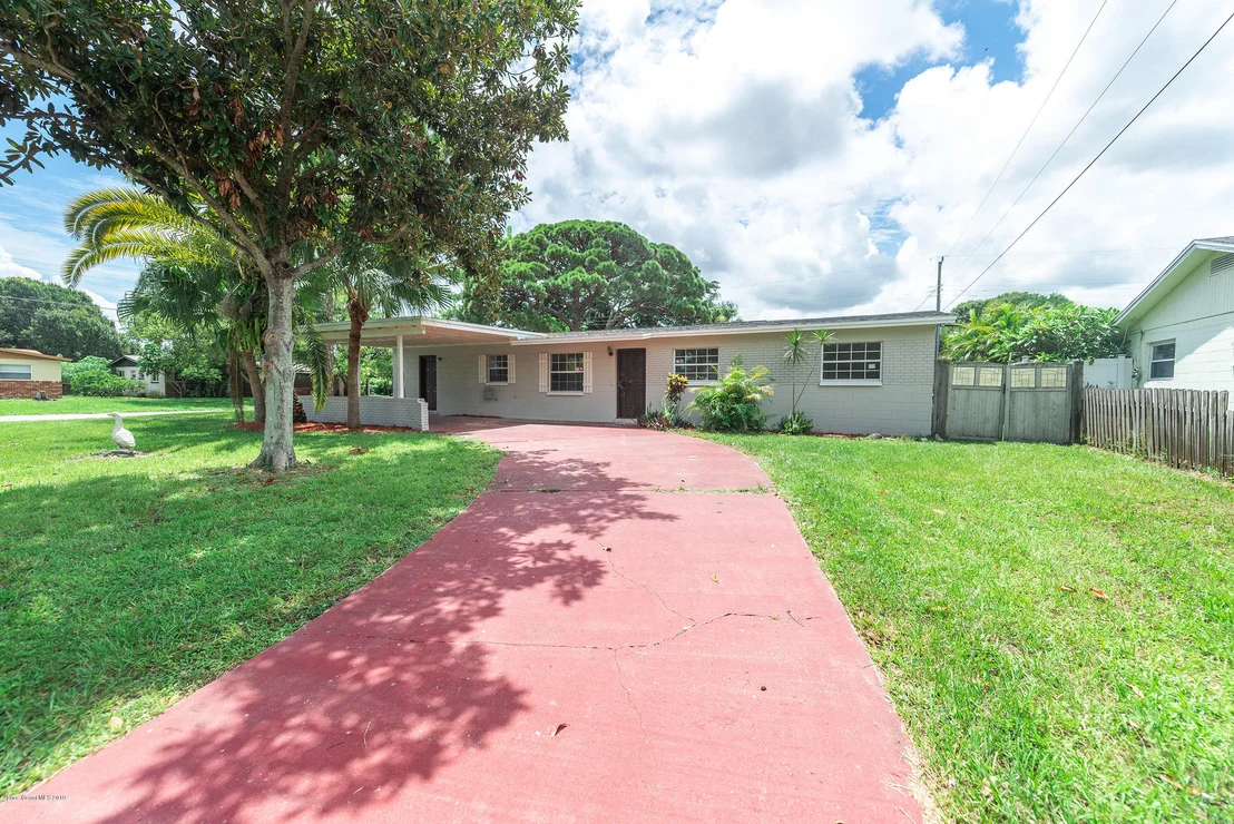 Photo of 971 Golf Street
