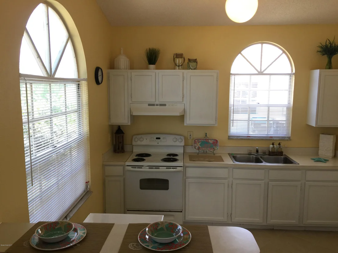 Photo of 1091 Goldenrod Circle NE
