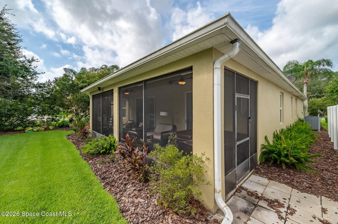 Photo of 522 Waterside Circle