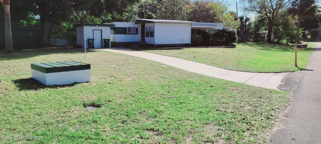 Photo of 6974 Ash Drive