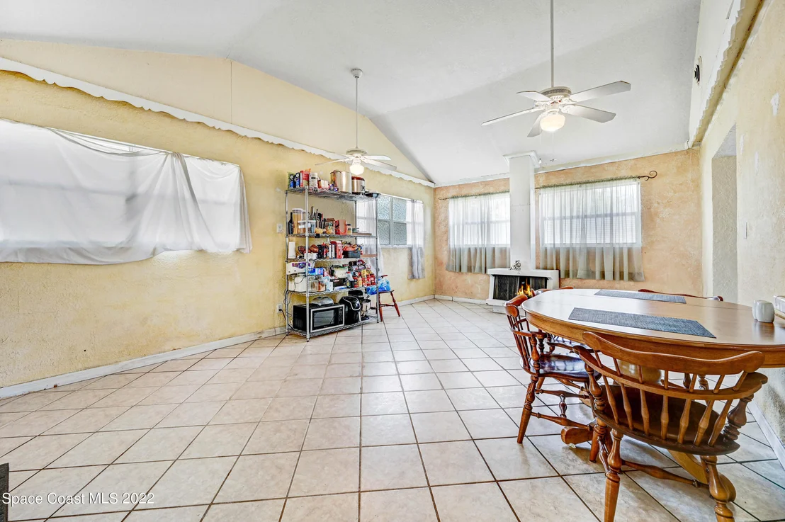 Photo of 1009 Pinedale Road