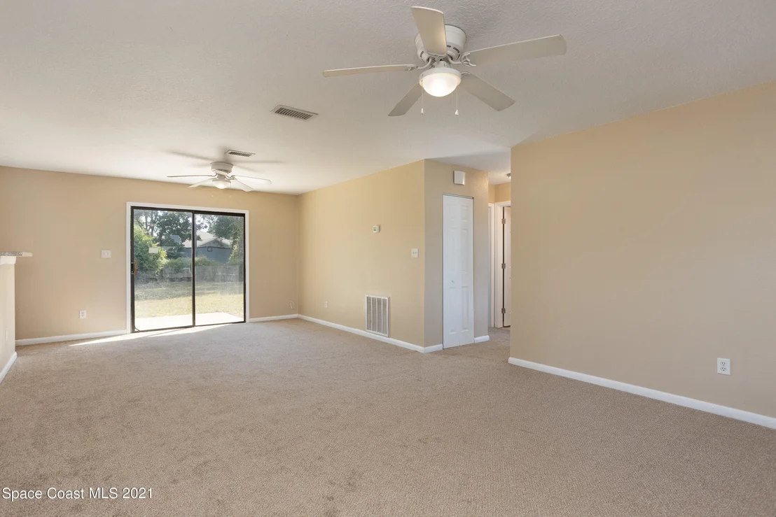 Photo of 5649 Jamaica Road