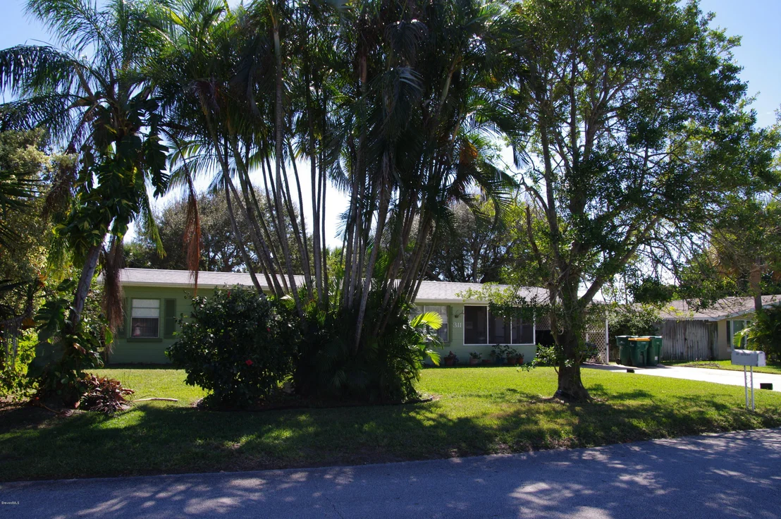 Photo of 311 Avenida De La Vista