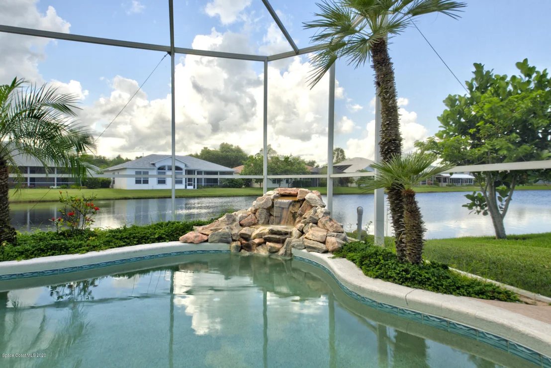 Photo of 1008 Fieldstone Drive