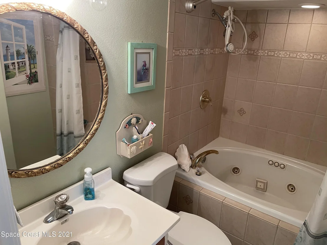 Photo of 1631 Old Colonial Way