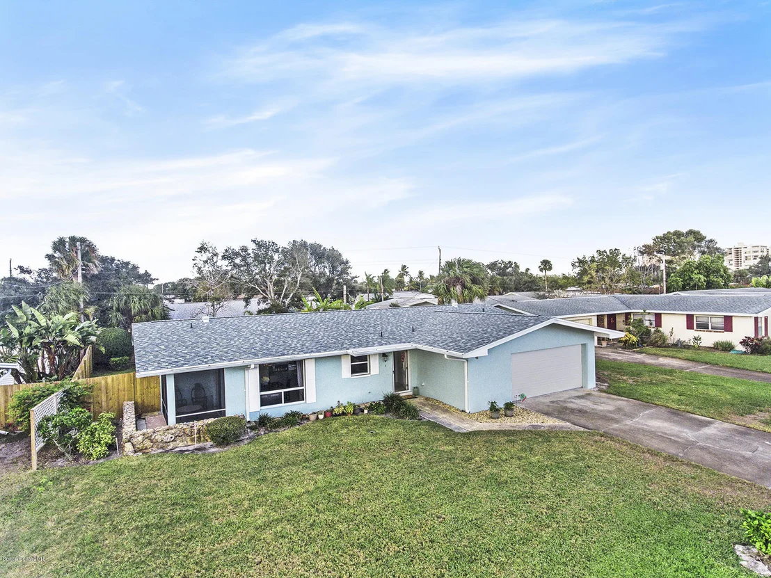 Photo of 385 Formosa Drive