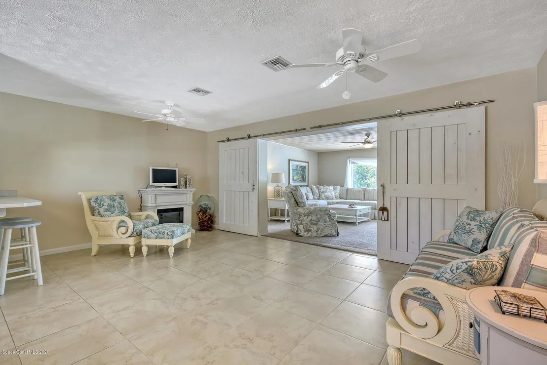 Photo of 389 Berkeley Street