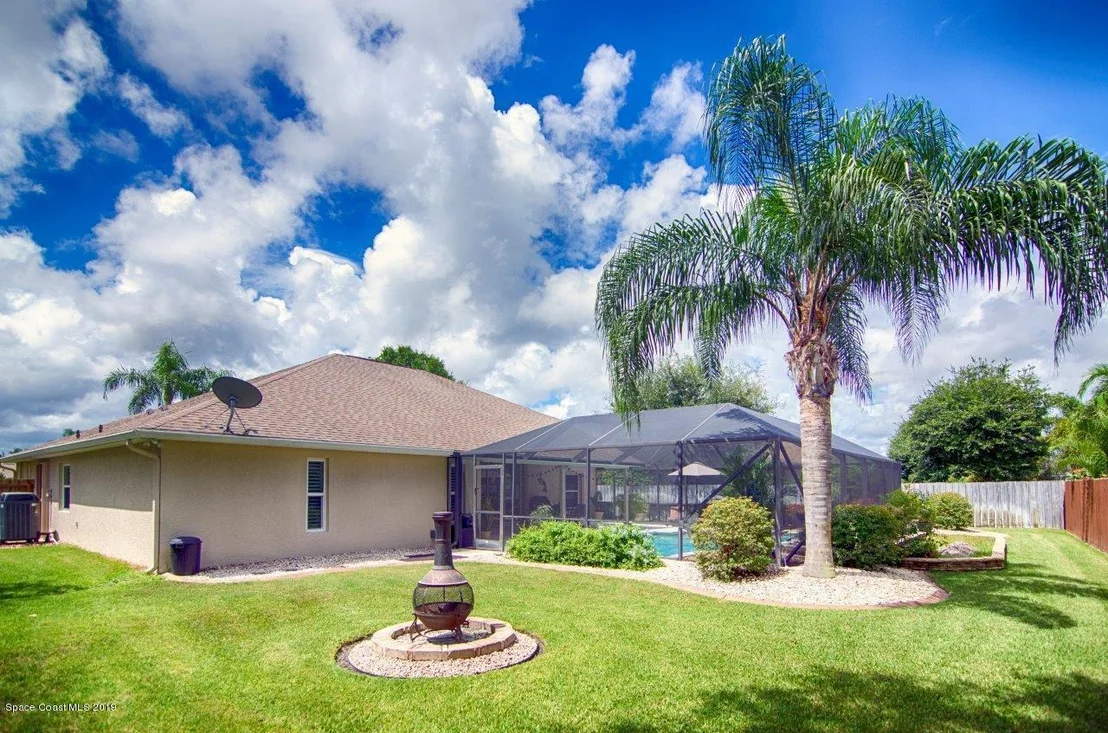 Photo of 5977 Newbury Circle