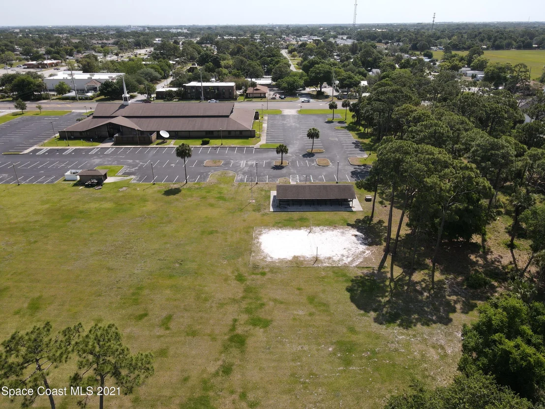 Photo of 1718 Golfview Drive