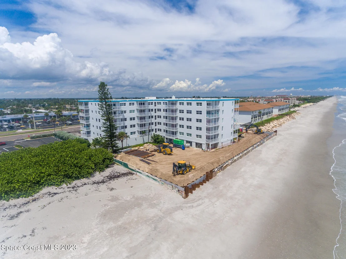 Photo of Unit 607 at 205 Highway A1a