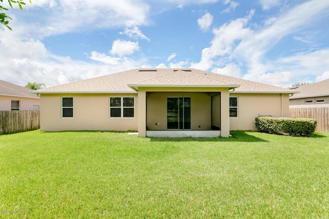 Photo of 1102 Morgan Circle NE