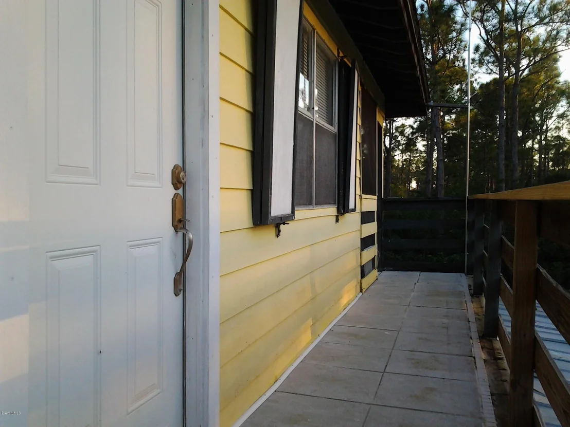 Photo of 1885 Grant Road