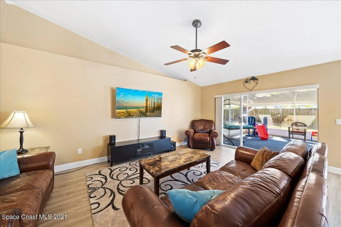 Photo of 1041 Jacaranda Circle