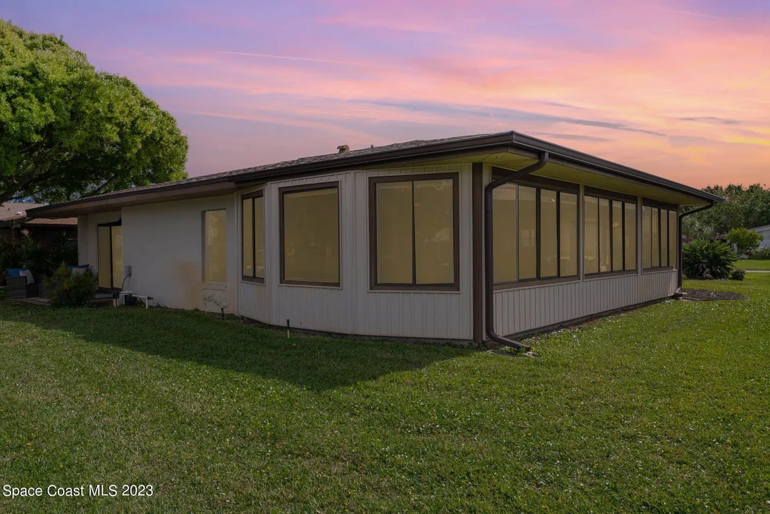 Photo of 320 Bayhead Drive