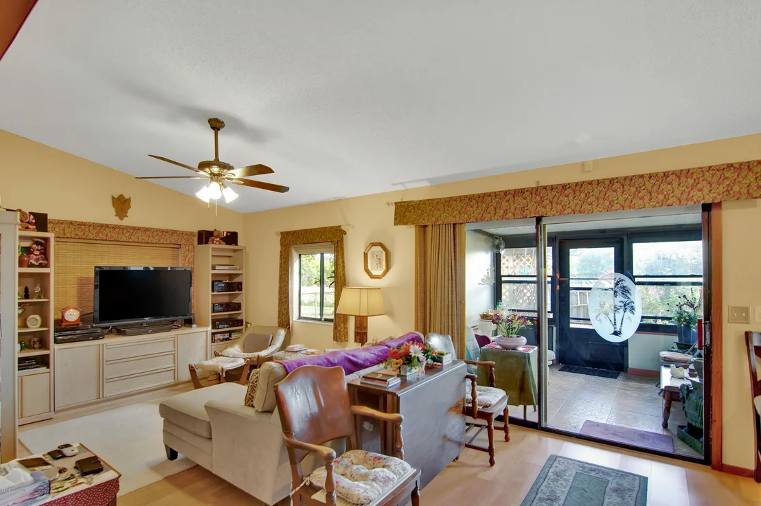 Photo of 1748 Clover Circle