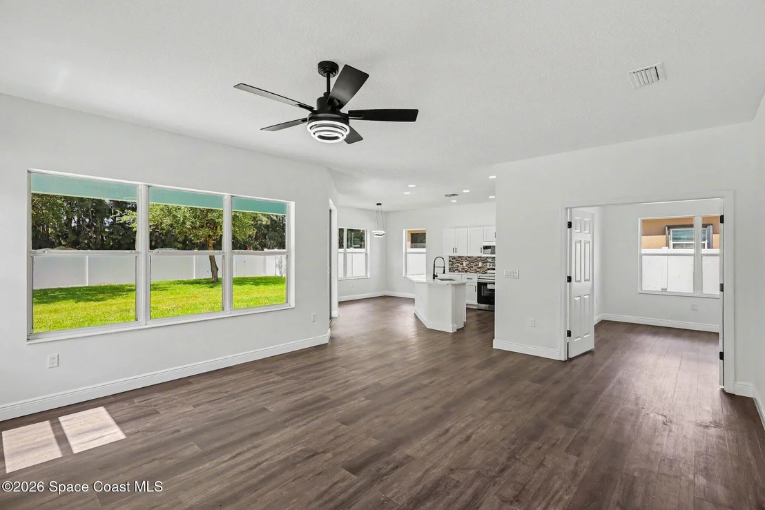 Photo of 2030 Bridgeport Circle