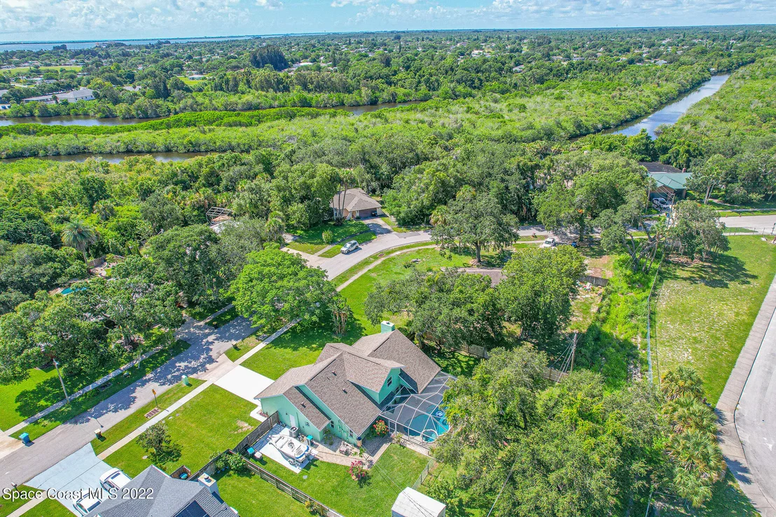 Photo of 2755 School Drive NE