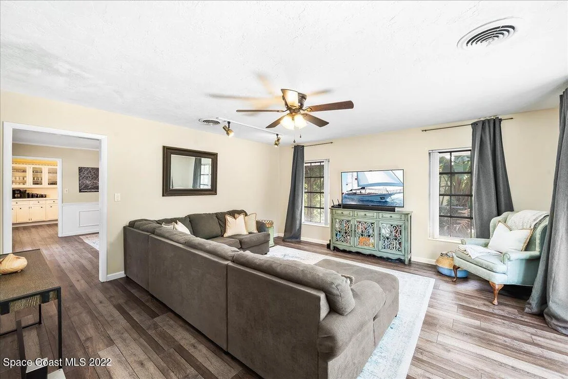 Photo of 311 Cocoa Avenue