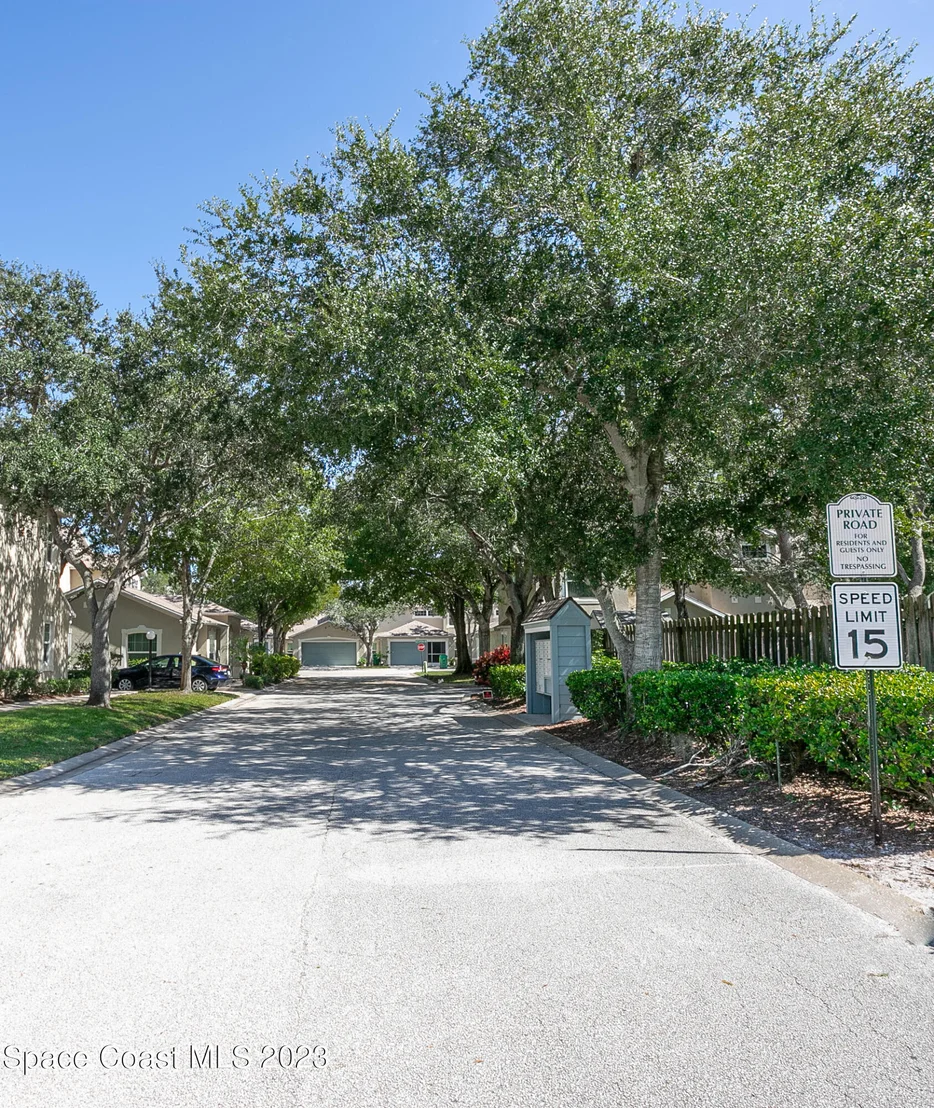 Photo of Unit 7 at 1475 Beechfern Drive