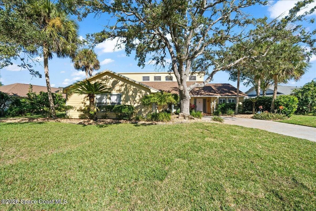 Photo of 569 Crystal Lake Drive