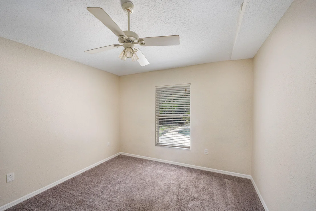 Photo of 910 Waco Boulevard SE