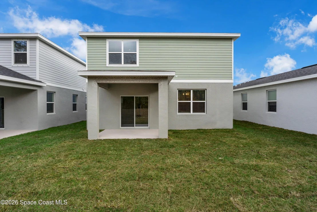 Photo of 877 Castleford Avenue NE