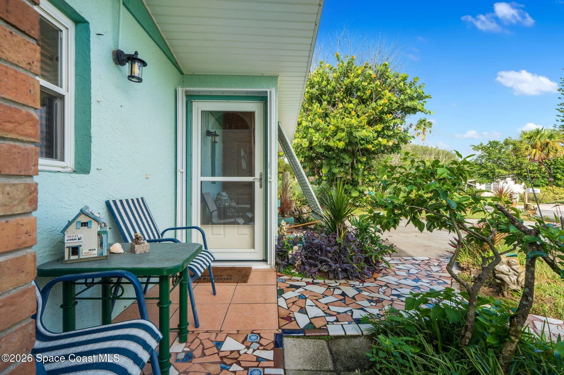 Photo of 241 Avenida Central