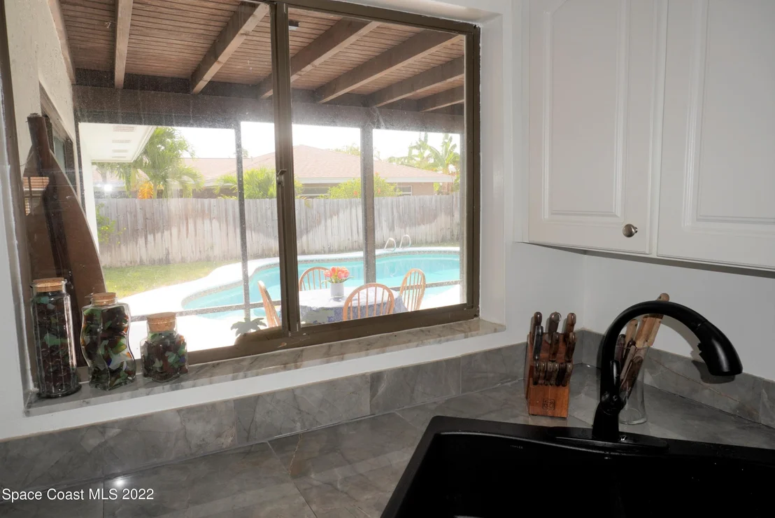 Photo of 710 Hibiscus Drive