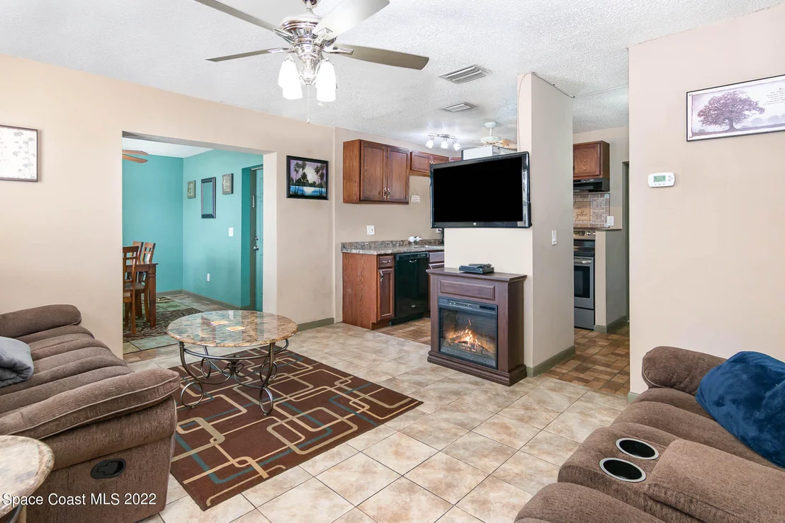 Photo of 3299 Jackson Avenue NE