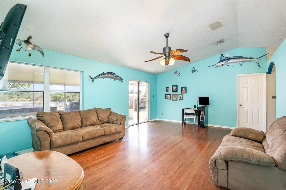 Photo of 6291 Golfview Avenue