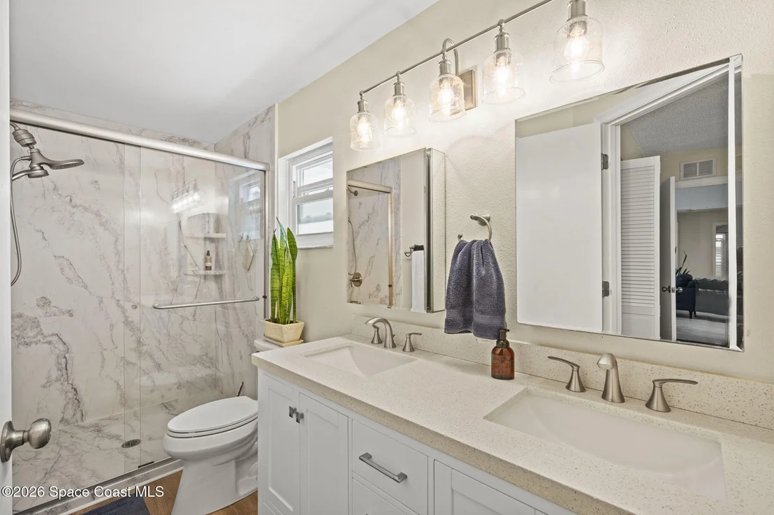 Photo of 7455 Darien Road