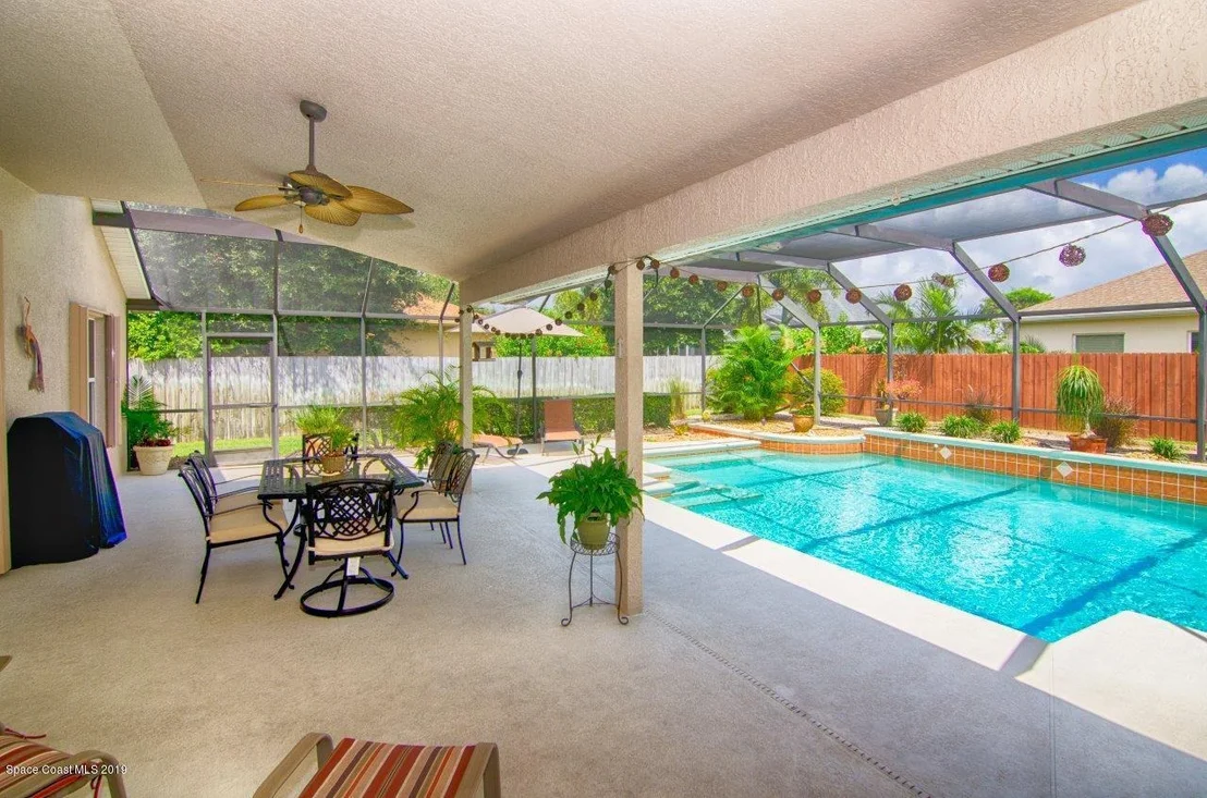 Photo of 5977 Newbury Circle