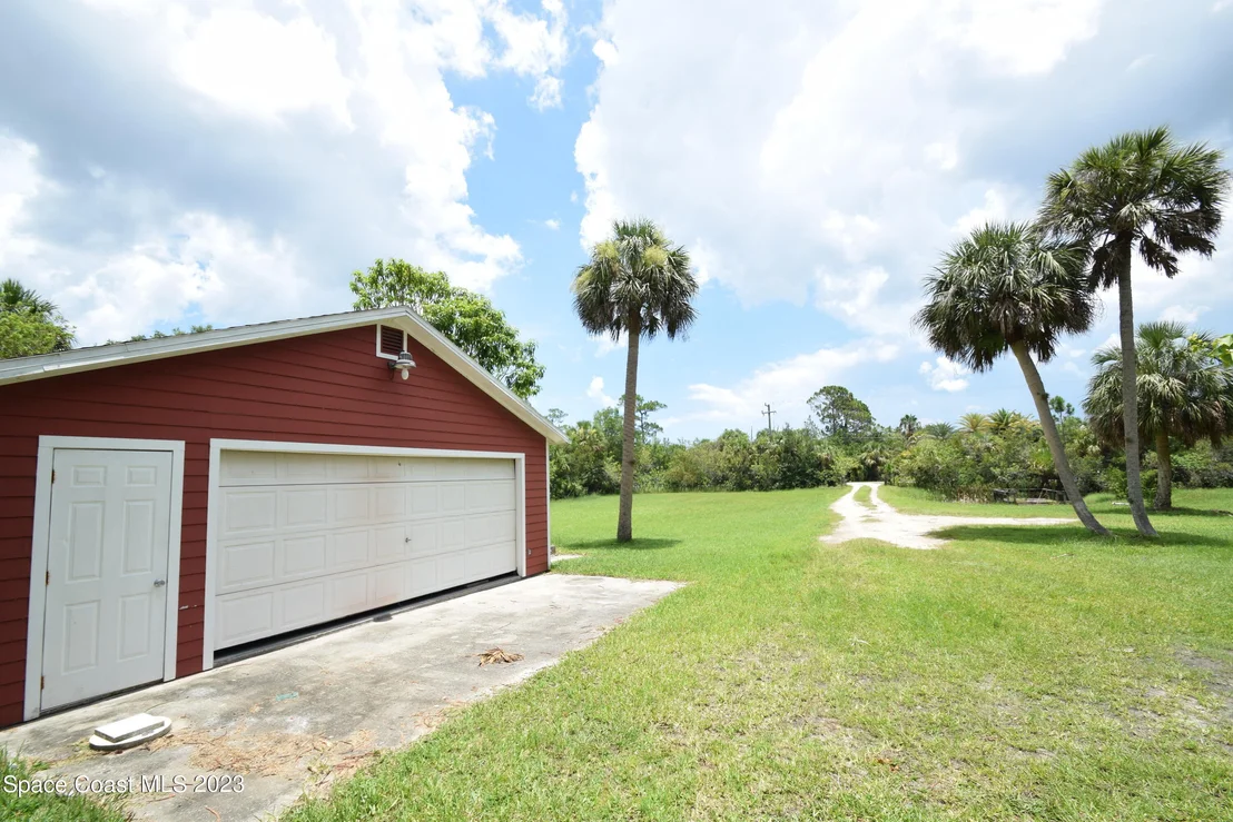 Photo of 2660 Weber Road