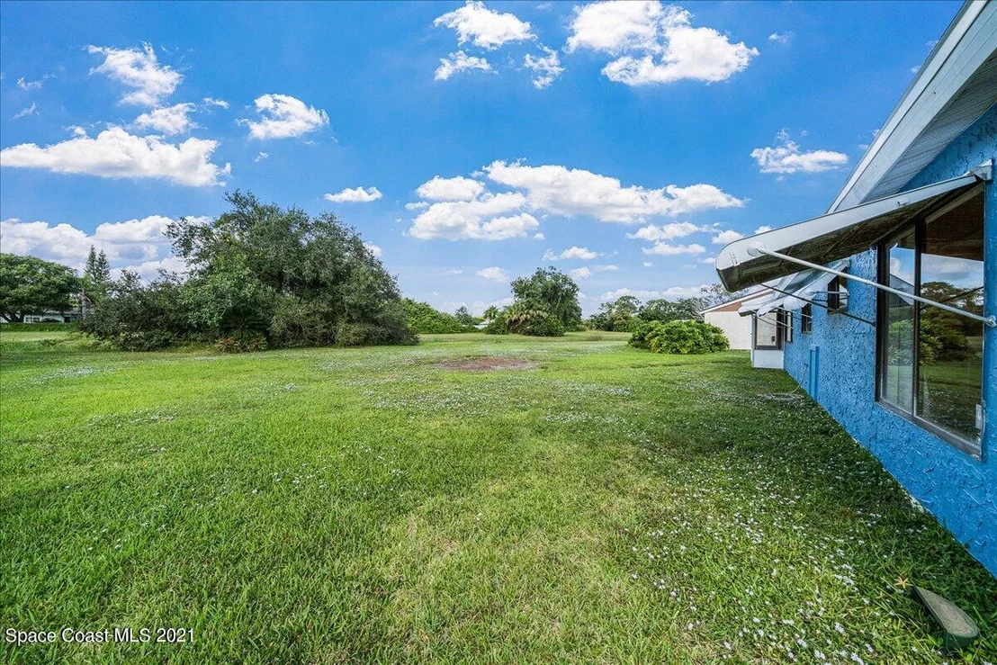 Photo of 1394 Carr Circle NE