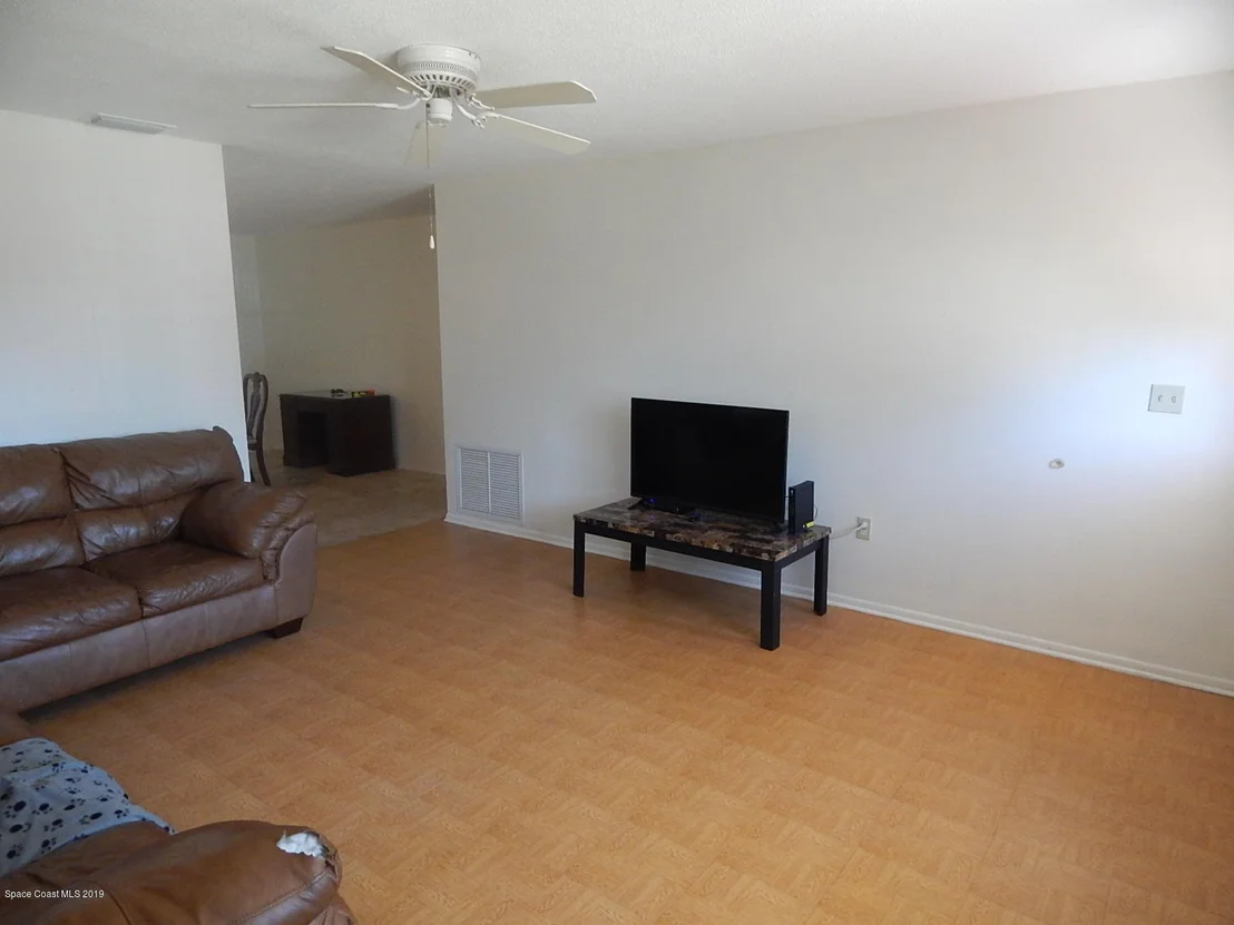Photo of 2710 Hereford Road