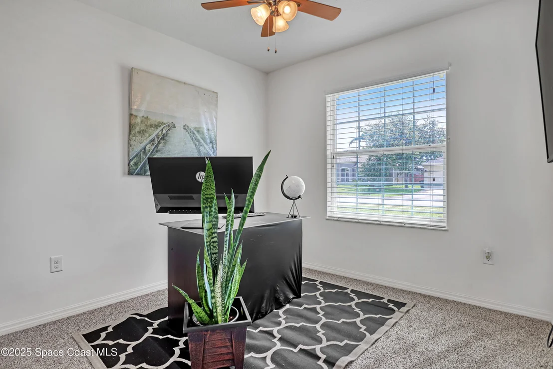 Photo of 1121 Morgan Circle NE