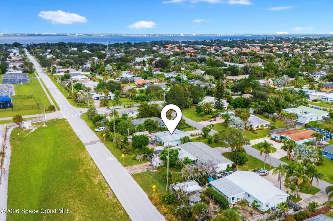 Photo of 241 Avenida Central