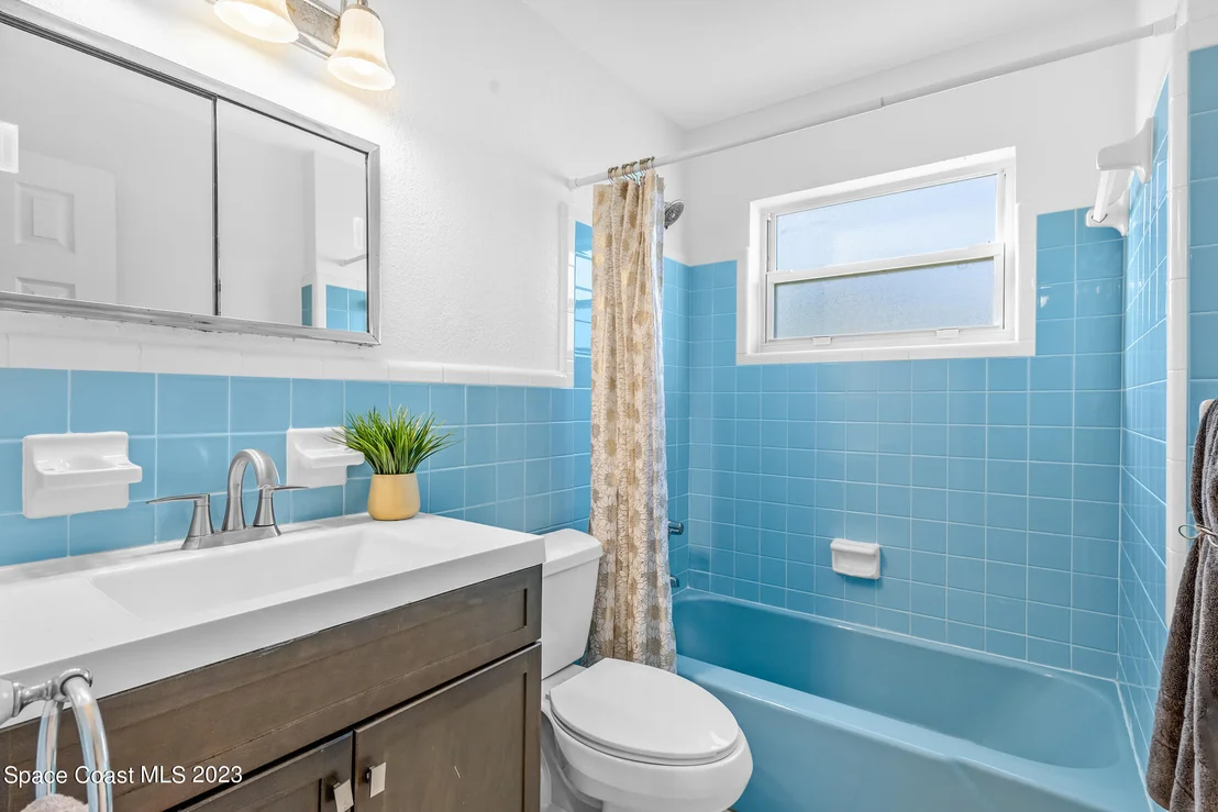 Photo of 696 Teak Drive